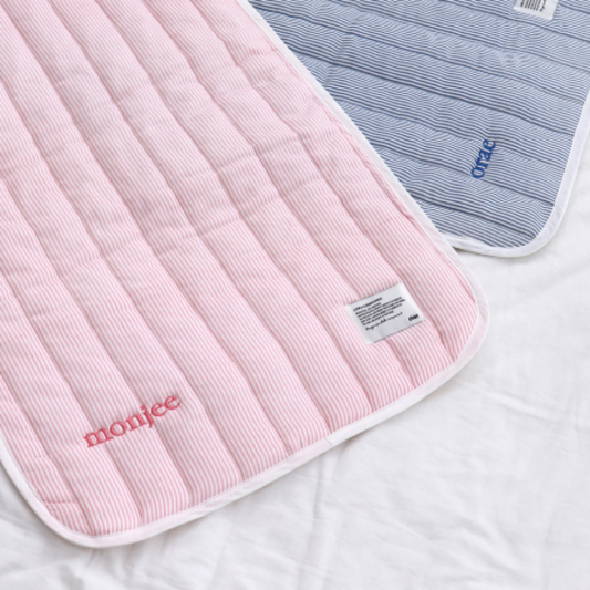 ※予約販売【Chiot】Cool mat with embroidered name（Baby Pink）