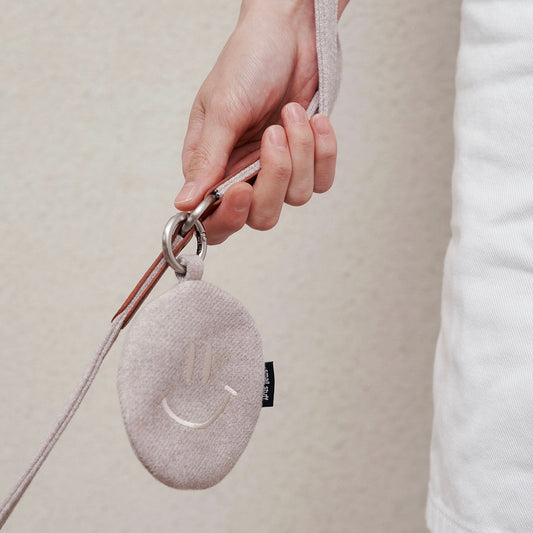 ※予約販売【small stuff】SMILEY POOP BAG CHARM（OATMEAL）